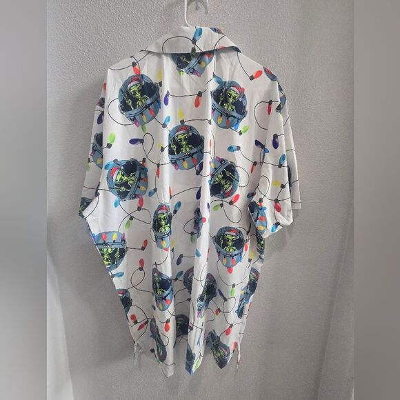 Christmas aliens and christmas lights shirt, short sleeved,button front size 2XL - Picture 2 of 3